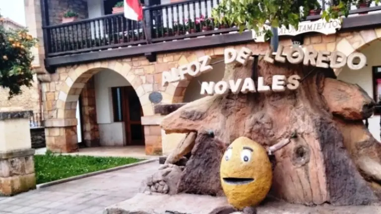 Localidad de Novales, en Alfoz de Lloredo. R.A.
