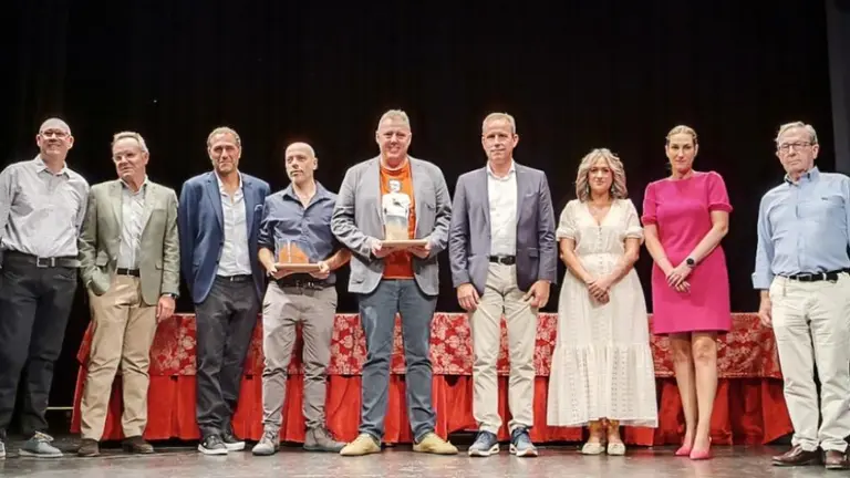 Un momento del fallo del Certamen Literario en Santo&ntilde;a.