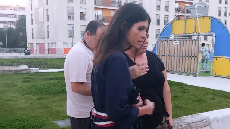 La portavoz Laura Velasco en Pe&ntilde;acastillo.