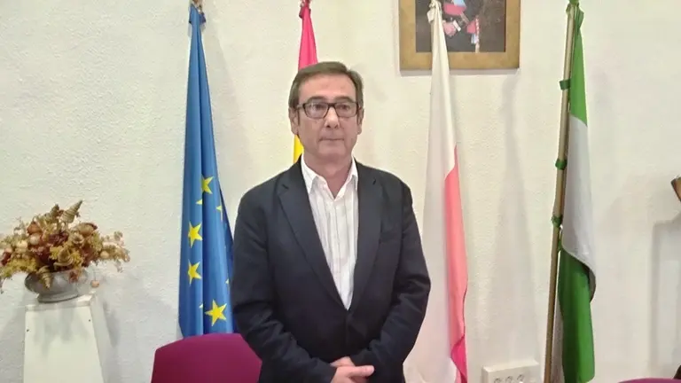 Francisco Javier Viar tras tomar posesión como alcalde de Santa María de Cayón. R.A.