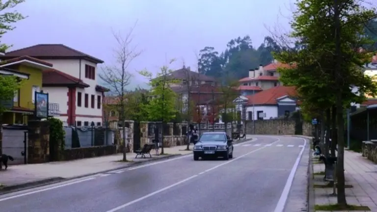 Travesía de Liérganes, junto al Consistorio. R.A.