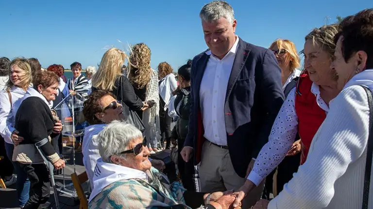 Un momento del acto de homenaje a las mariscadoras.
