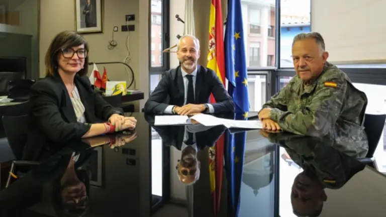 Reuni&oacute;n en el despacho del consejero de Educaci&oacute;n.