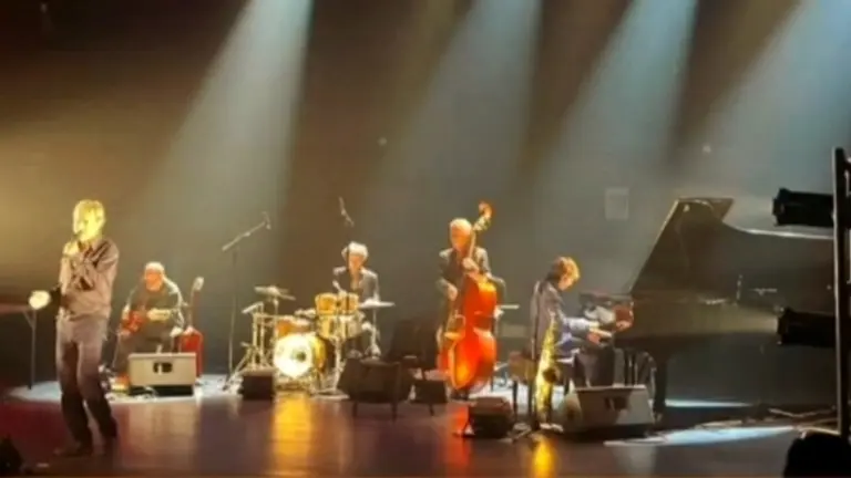 Representaci&oacute;n de la obra teatral en el Palacio de Festivales.