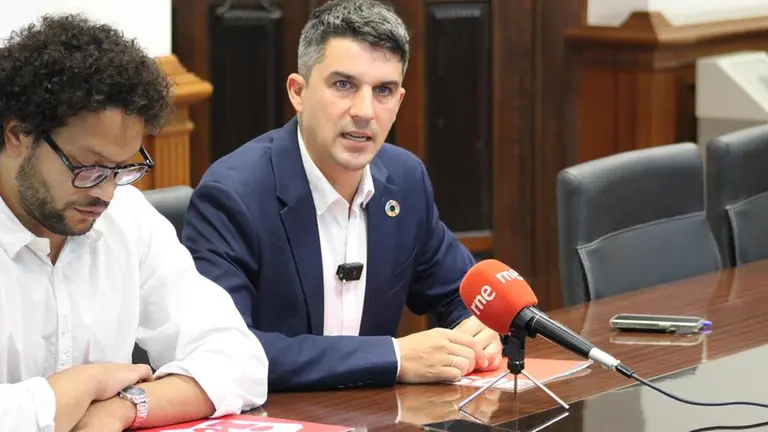 PSOE e IU presentaron una moci&oacute;n conjunta.
