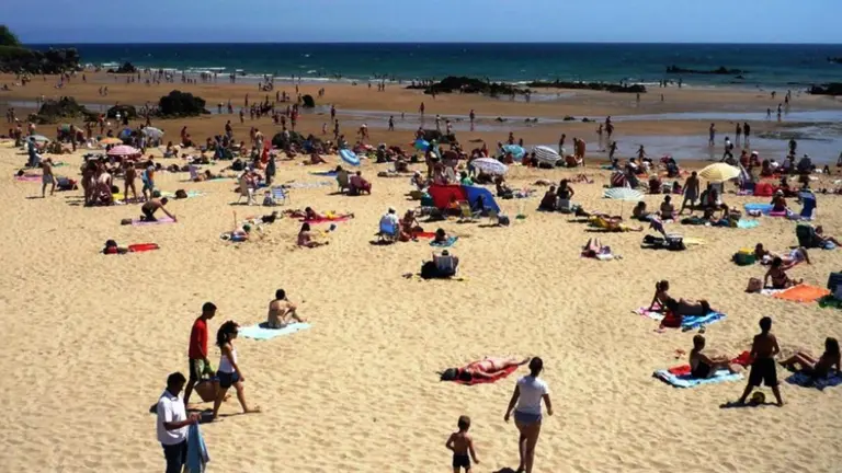Playa de Trengandín en Noja. R.A.