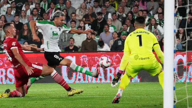 Arana durante una ocasión en el partido.