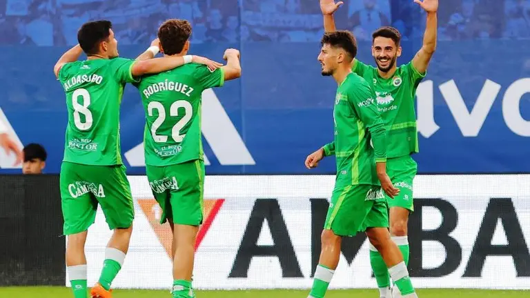 El Racing fue ganando 0-2 y el Zaragoza empató el encuentro.