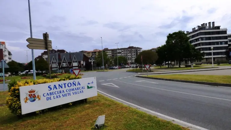 Vial cercano al colegio Macías Picavea en Santoña. R.A.