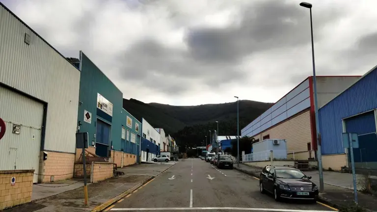 Polígono en Sámano. R.A.