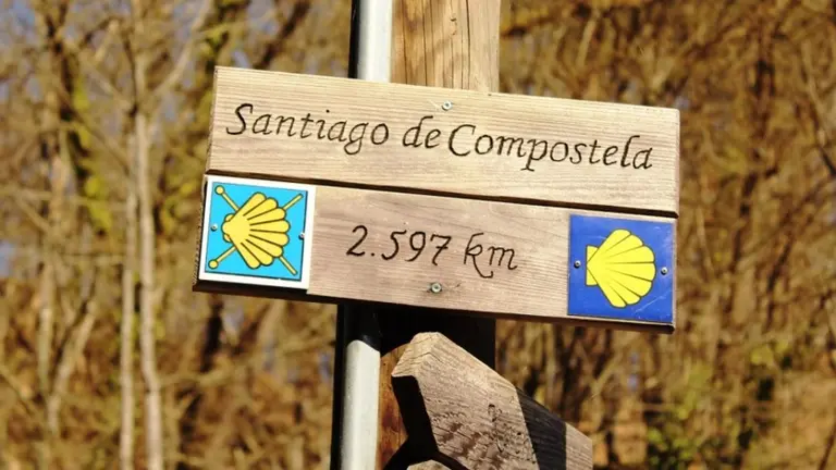 Señal del Camino de Santiago.