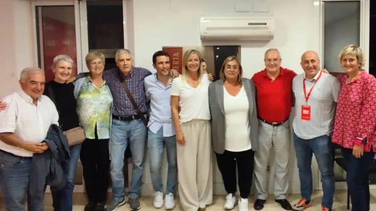 Susana Herrán con representantes Agrupaciones.