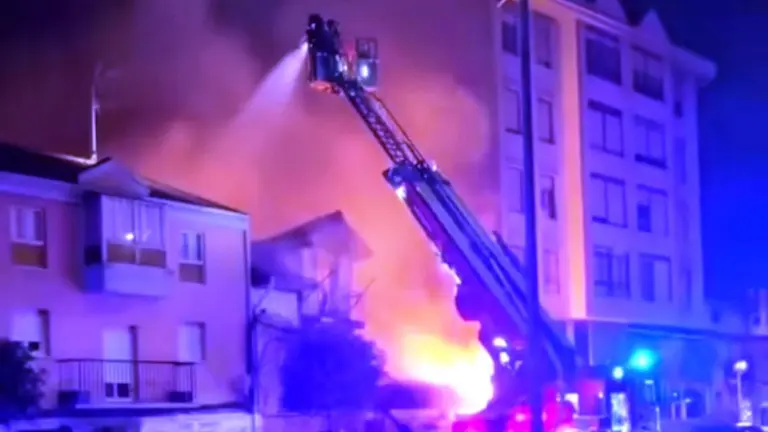 Los Bomberos apagaron el fuego.