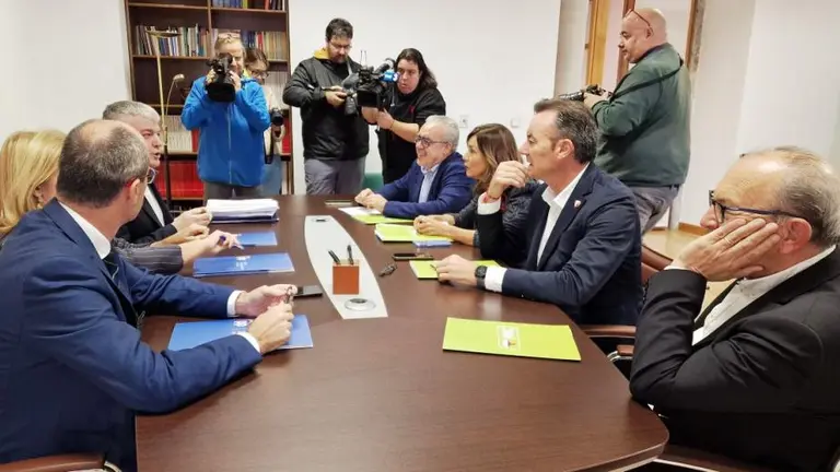 Alcanzado un principio de acuerdo entre el PP y el PRC.