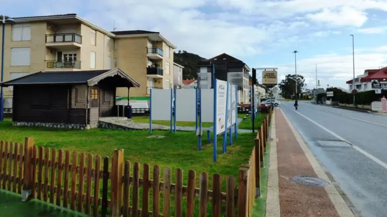 Oficina de Turismo de madera de Argoños. R.A.