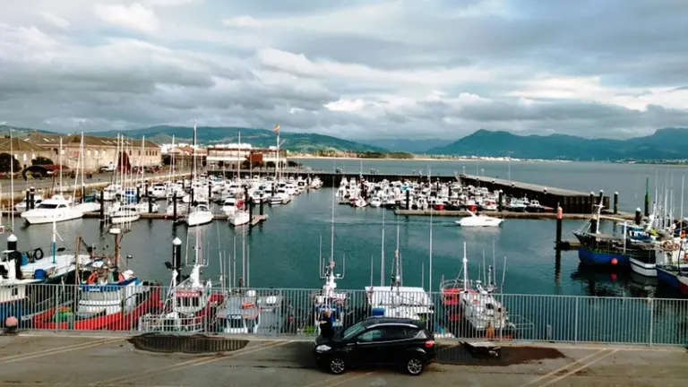 Puerto deportivo de Santoña. R.A.