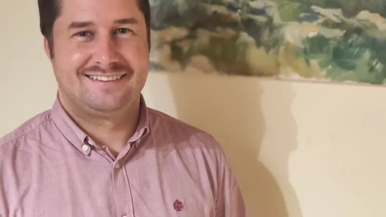 El concejal de Juventud en el Ayuntamiento de Suances, Fran Gasc&oacute;n.