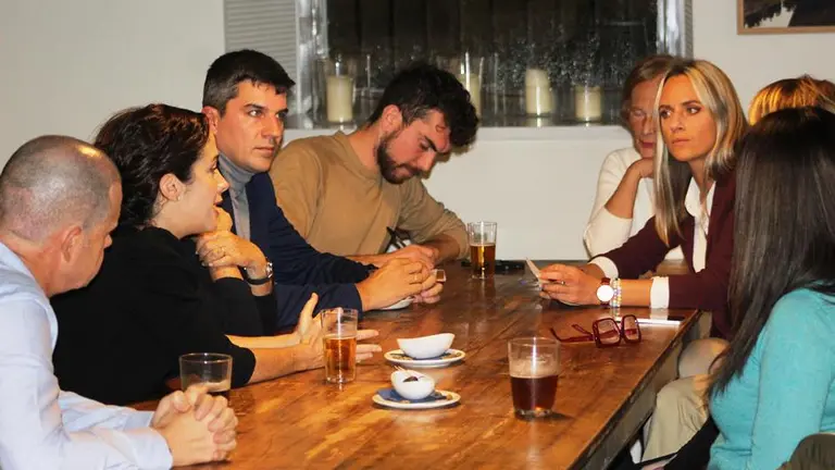 Encuentro del PSOE de Santander con los vecinos.