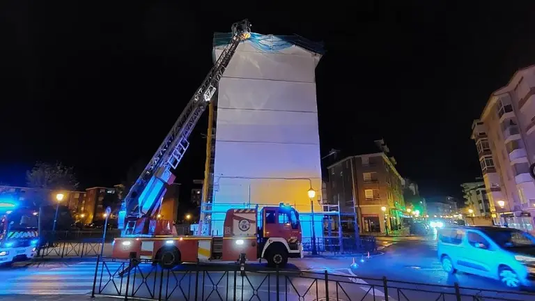 Los Bomberos en un parque de Laredo.
