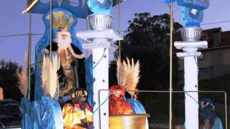 Carroza de la Cabalgata de los Reyes Magos en Argo&ntilde;os.