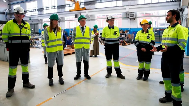 Visita de las autoridades pol&iacute;ticas a Solvay.