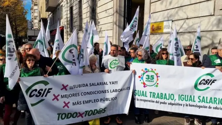 Movilizaci&oacute;n del CSIF en Cantabria.