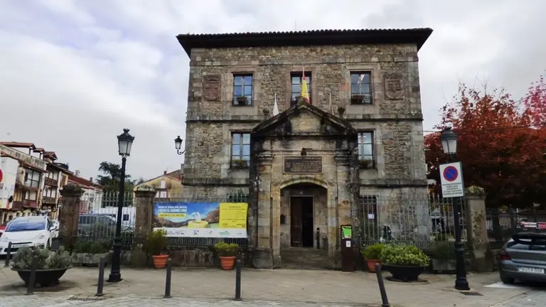 Ayuntamiento de Cabezón de la Sal. R.A.