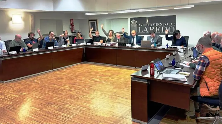 Sesión plenaria en Laredo.