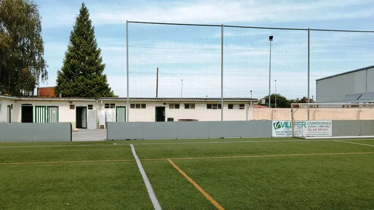 Campo de fútbol El Carmen en Colindres. R.A.