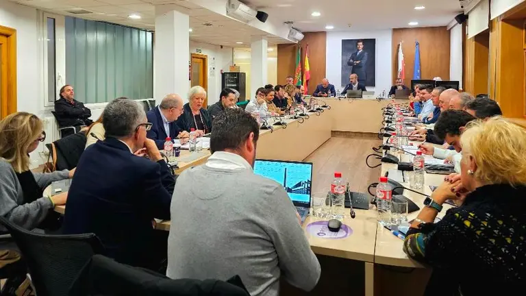 Concejales en el Pleno de Torrelavega.