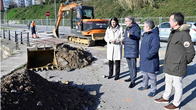 Inicio de las obras del paseo de Gamazo a la playa Los Peligros.