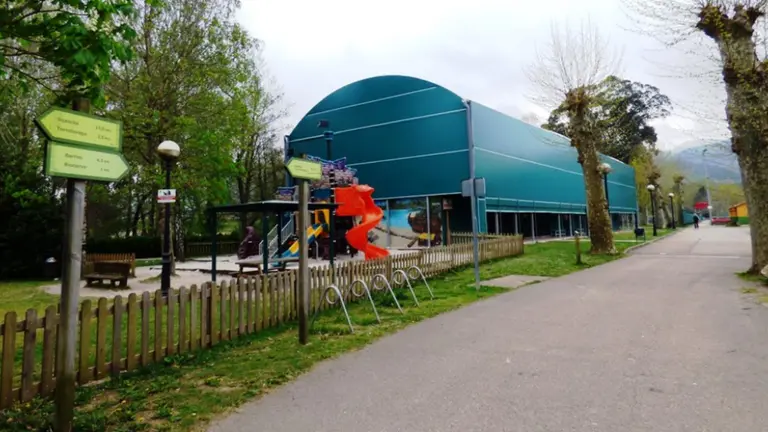 Instalaciones deportivas en Cartes. R.A.