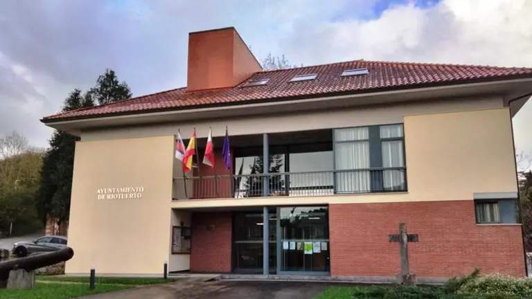 Casa Consistorial de Riotuerto. R.A.