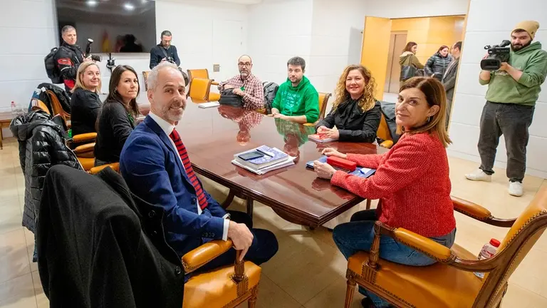 La presidenta de Cantabria, Mar&iacute;a Jos&eacute; S&aacute;enz de Buruaga, y el consejero de Educaci&oacute;n, Formaci&oacute;n Profesional y Universidades, Sergio Silva, se re&uacute;nen con los representantes de las organizaciones sindicales docentes.
29 ENE 24