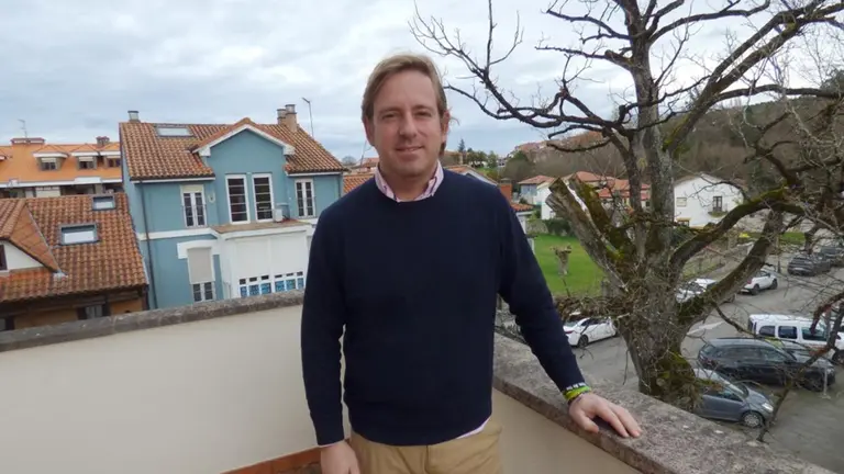 Pablo Diestro ha pedido rehabilitar el puente de Golbardo a la Consejería de Fomento. R.A.