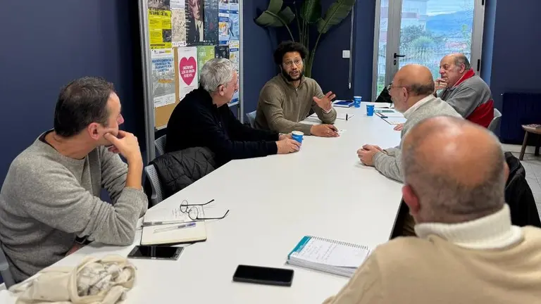 Reuni&oacute;n entre Izquierda Unida y la Fecav.