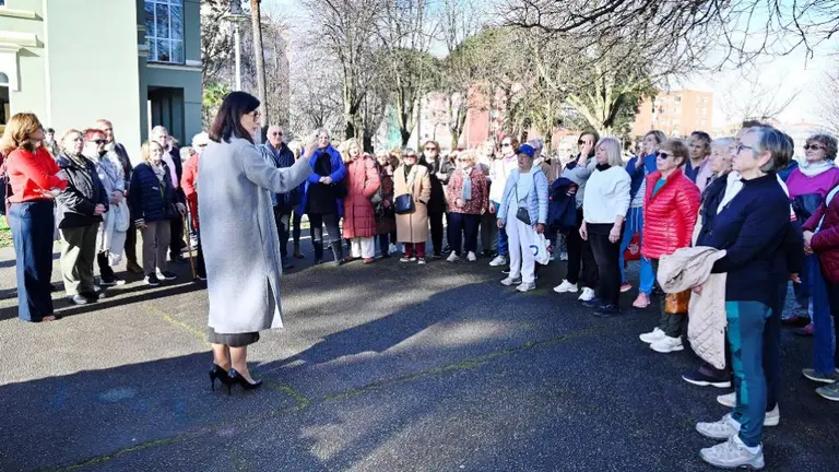 Inauguraci&oacute;n del parque infantil con la presencia de la alcaldesa Gema Igual.