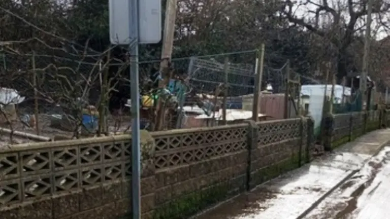Finca abandona en el Alto Maliaño.