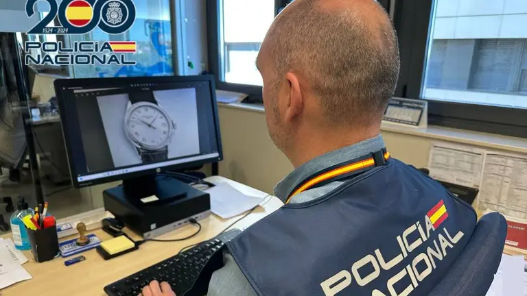 Reloj recuperado por la Polic&iacute;a Nacional.