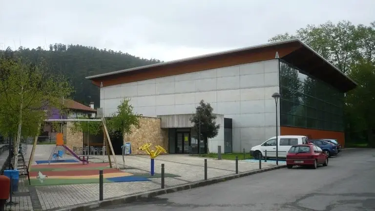 Bolera cubierta en Riotuerto. R.A.