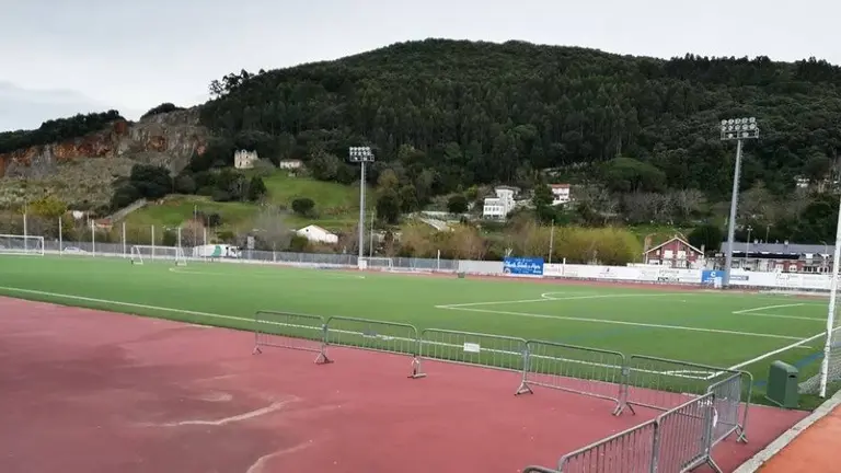 Campo de fútbol del Paloma en Santoña. R.A.