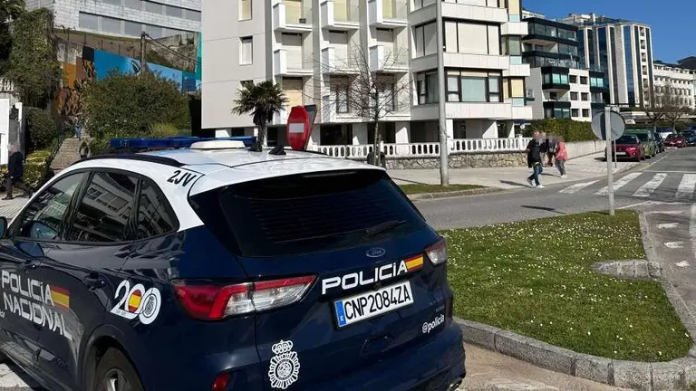 La Polic&iacute;a Nacional persigui&oacute; al presunto autor del robo del veh&iacute;culo.