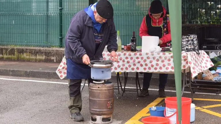 Un total de 32 participantes cocinaron alubias blancas.