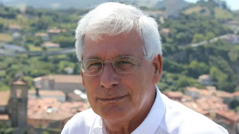 Juan Ramón López Revuelta.