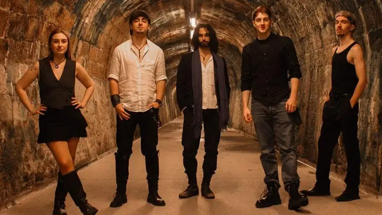 El grupo False Pretense.