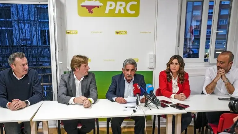 Revilla con los cuatro candidatos.