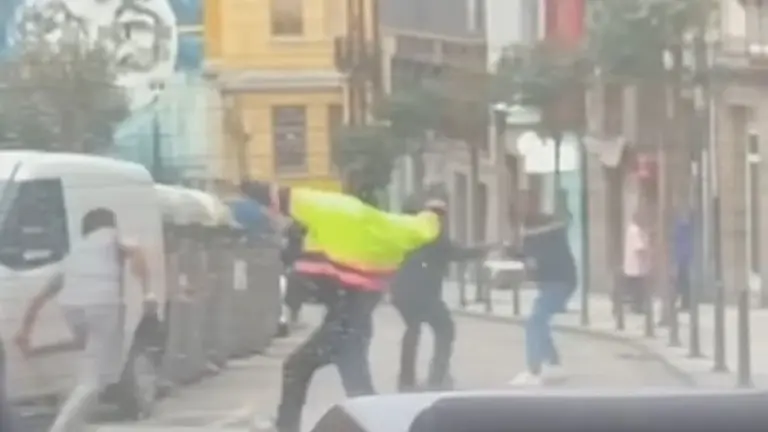 Un momento de la pelea entre los dos clanes.