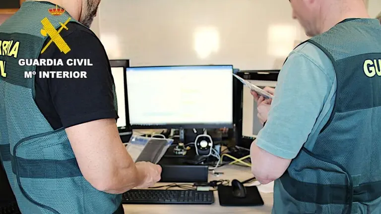 Equipo @ sextorsión de la Guardia Civil.