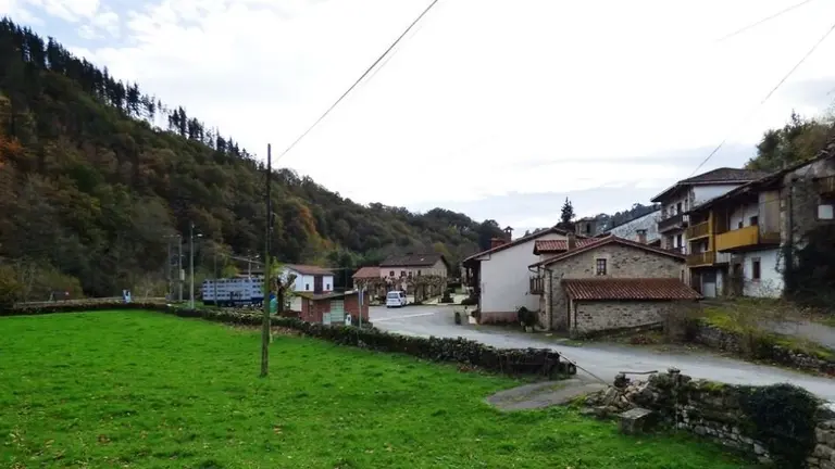 Localidad de Entrambasmestas, en Luena. R.A.