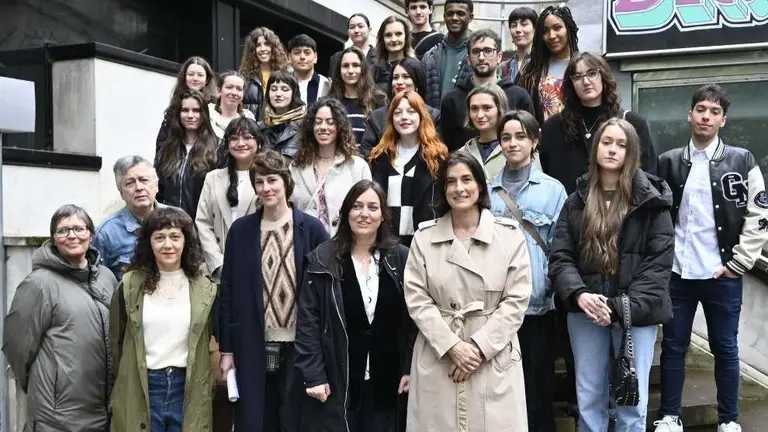 Artistas de la muestra en Santander.